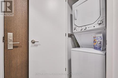 #307 -39 Roehampton Ave, Toronto, ON - Indoor Photo Showing Laundry Room