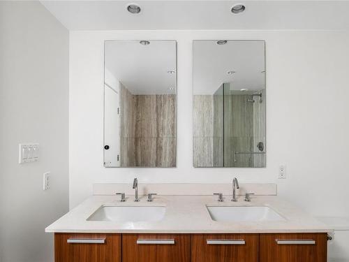 402-708 Burdett Ave, Victoria, BC - Indoor Photo Showing Bathroom