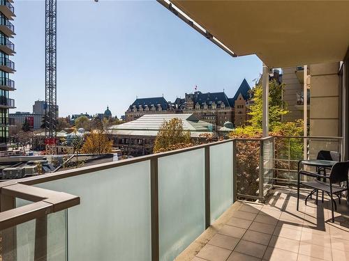 402-708 Burdett Ave, Victoria, BC - Outdoor With Balcony With Exterior