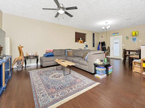 1153 Deerview Pl, Langford, BC - Indoor Photo Showing Living Room