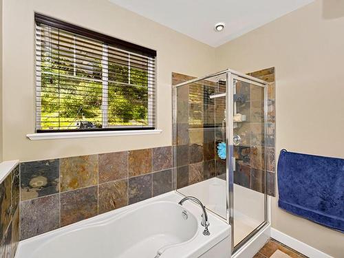 1153 Deerview Pl, Langford, BC - Indoor Photo Showing Bathroom