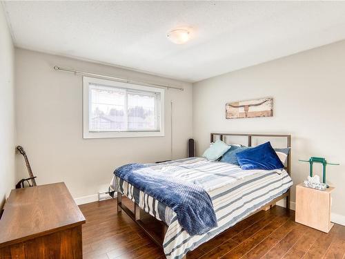 112 Davies Lane, Nanaimo, BC - Indoor Photo Showing Bedroom