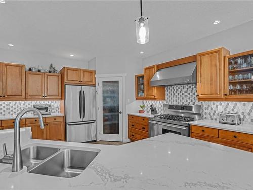 568 Soriel Rd, Parksville, BC - Indoor Photo Showing Kitchen With Double Sink