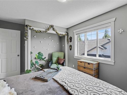 568 Soriel Rd, Parksville, BC - Indoor Photo Showing Bedroom