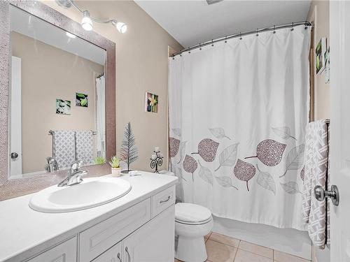 568 Soriel Rd, Parksville, BC - Indoor Photo Showing Bathroom