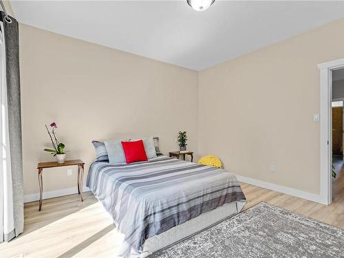568 Soriel Rd, Parksville, BC - Indoor Photo Showing Bedroom