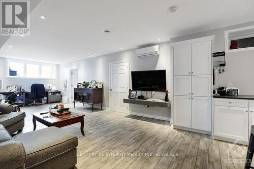 38 Des Spirees Place, Clarence-Rockland, ON - Indoor Photo Showing Living Room