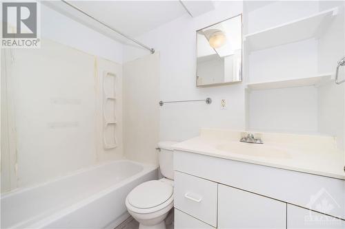 109-111 Marier Avenue, Ottawa, ON - Indoor Photo Showing Bathroom