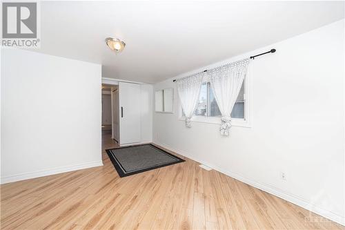 109-111 Marier Avenue, Ottawa, ON - Indoor Photo Showing Other Room