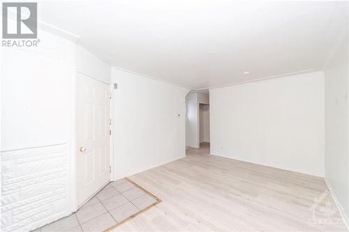 109-111 Marier Avenue, Ottawa, ON - Indoor Photo Showing Other Room