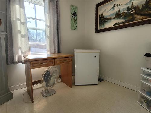 108 7Th Street Sw, Portage La Prairie, MB - Indoor Photo Showing Laundry Room