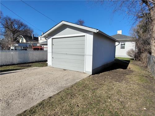 108 7Th Street Sw, Portage La Prairie, MB - Outdoor With Exterior