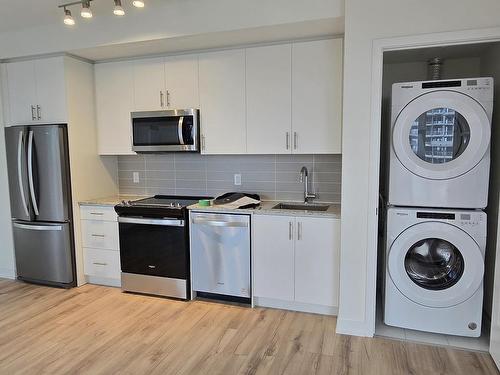Oakville, ON - Indoor Photo Showing Laundry Room