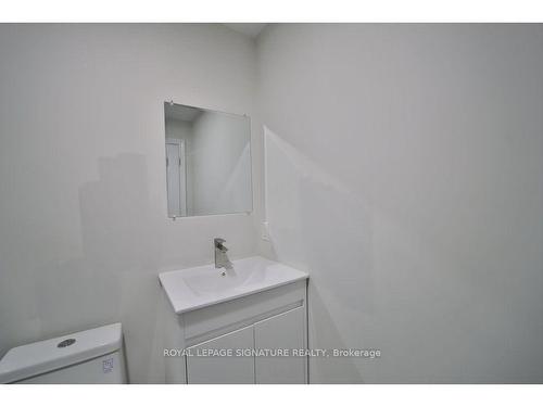 209 King Street South St S, New Tecumseth, ON - Indoor Photo Showing Bathroom