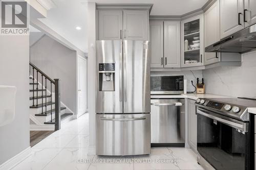 #2 -59 Kenninghall Blvd, Mississauga, ON - Indoor Photo Showing Kitchen With Stainless Steel Kitchen With Upgraded Kitchen