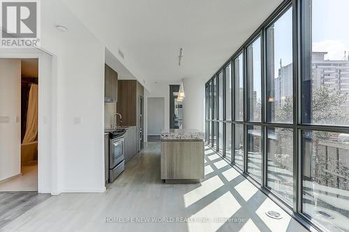 #406 -101 Charles St E, Toronto, ON - Indoor Photo Showing Other Room