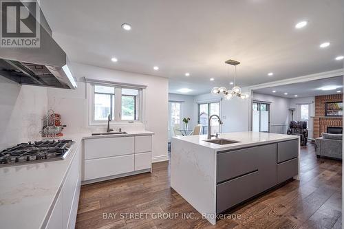222 Hollywood Ave, Toronto, ON - Indoor Photo Showing Kitchen With Upgraded Kitchen