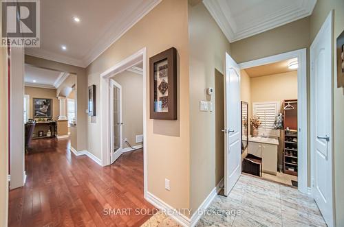 31 Ridgestone Dr, Richmond Hill, ON - Indoor Photo Showing Other Room