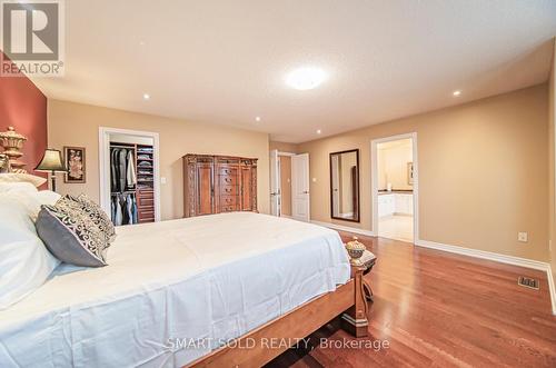 31 Ridgestone Dr, Richmond Hill, ON - Indoor Photo Showing Bedroom