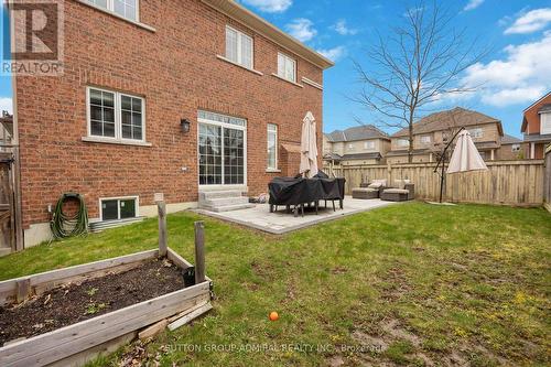 1046 Blackhall Cres, Newmarket, ON - Outdoor With Exterior