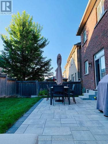 1046 Blackhall Cres, Newmarket, ON - Outdoor