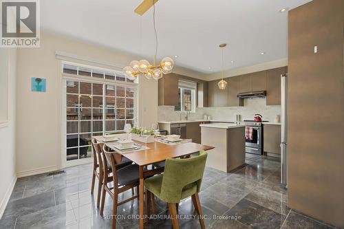 1046 Blackhall Cres, Newmarket, ON - Indoor Photo Showing Dining Room