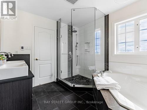 195 Kirkvalley Crescent, Aurora, ON - Indoor Photo Showing Bathroom