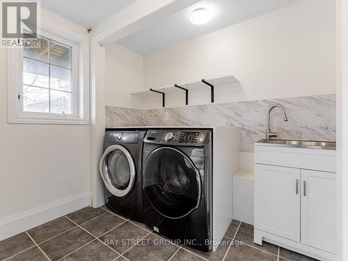 195 Kirkvalley Crescent, Aurora, ON - Indoor Photo Showing Laundry Room