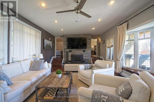 259 Moon Point Dr, Oro-Medonte, ON - Indoor Photo Showing Living Room With Fireplace