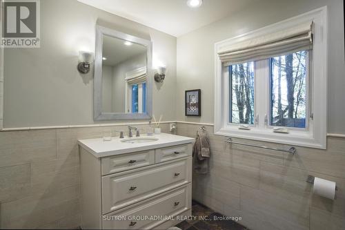 259 Moon Point Drive, Oro-Medonte, ON - Indoor Photo Showing Bathroom