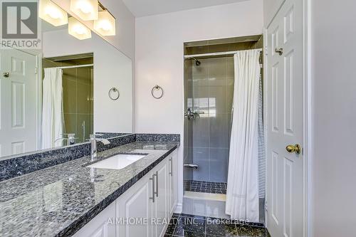 152 Elderwood Tr, Oakville, ON - Indoor Photo Showing Bathroom