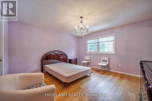 3582 Italia Crescent, Mississauga, ON - Indoor Photo Showing Bedroom