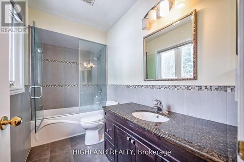 3582 Italia Crescent, Mississauga, ON - Indoor Photo Showing Bathroom