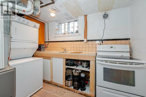 98 Stavely Crescent, Toronto, ON - Indoor Photo Showing Laundry Room