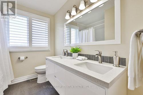 57 Decarie Circ, Toronto, ON - Indoor Photo Showing Bathroom