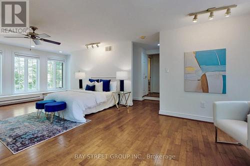902 Shaver Road, Hamilton, ON - Indoor Photo Showing Bedroom