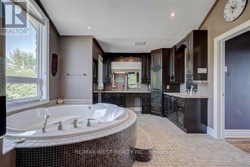 31 Wispi Shore Road, Kawartha Lakes, ON - Indoor Photo Showing Bathroom
