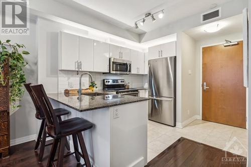 242 Rideau Street Unit#2106, Ottawa, ON - Indoor Photo Showing Kitchen With Stainless Steel Kitchen With Double Sink With Upgraded Kitchen
