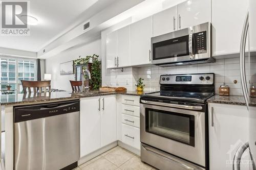 242 Rideau Street Unit#2106, Ottawa, ON - Indoor Photo Showing Kitchen With Stainless Steel Kitchen With Upgraded Kitchen