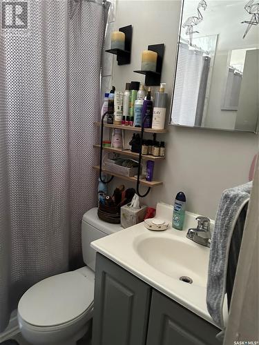 616 28Th Street E, Prince Albert, SK - Indoor Photo Showing Bathroom