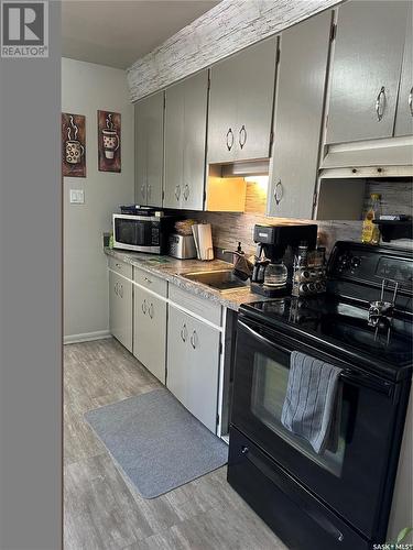 616 28Th Street E, Prince Albert, SK - Indoor Photo Showing Kitchen