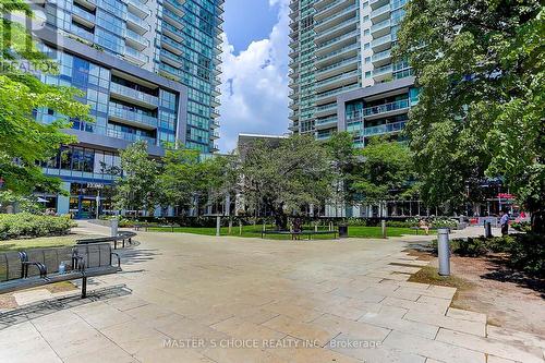 #206 -5162 Yonge St, Toronto, ON - Outdoor With Facade