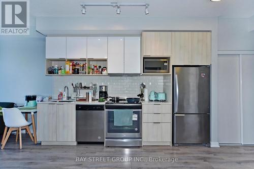 #217 -52 Forest Manor Rd, Toronto, ON - Indoor Photo Showing Kitchen