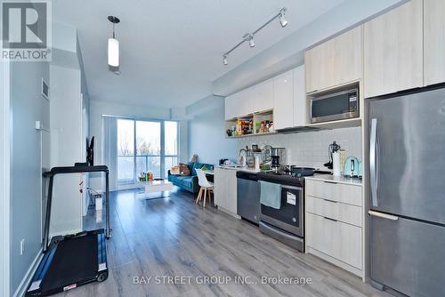 #217 -52 Forest Manor Rd, Toronto, ON - Indoor Photo Showing Kitchen