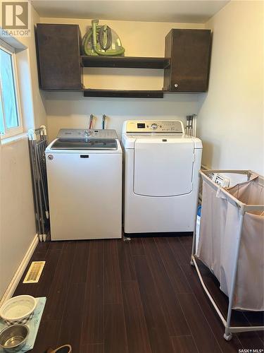 610 Fifth Street, Estevan, SK - Indoor Photo Showing Laundry Room