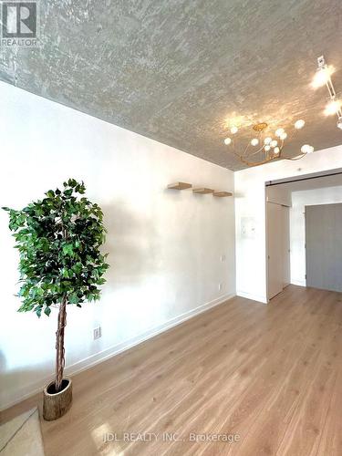#203 -161 Roehampton Ave, Toronto, ON - Indoor Photo Showing Other Room