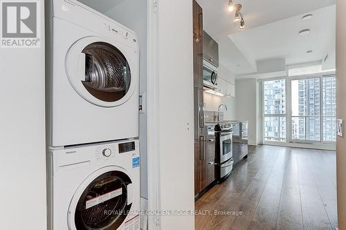#2002 -290 Adelaide St W, Toronto, ON - Indoor Photo Showing Laundry Room