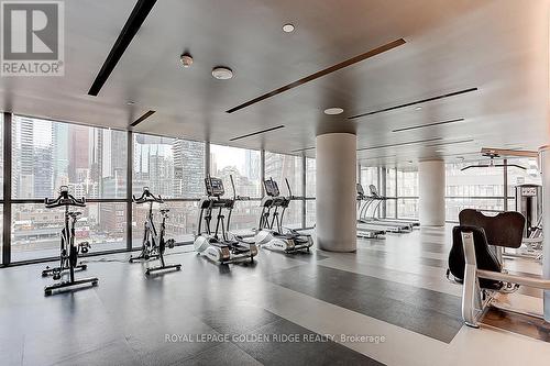 #2002 -290 Adelaide St W, Toronto, ON - Indoor Photo Showing Gym Room