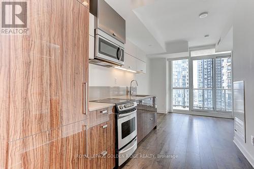 #2002 -290 Adelaide St W, Toronto, ON - Indoor Photo Showing Kitchen With Upgraded Kitchen