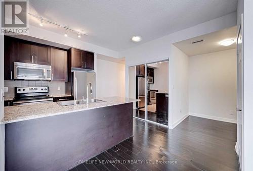 4102 - 4070 Confederation Parkway, Mississauga, ON - Indoor Photo Showing Kitchen